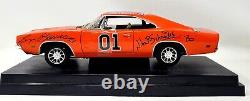 DUKES OF HAZZARD Cast Signed by 7 General Lee 118 Die Cast Model Car PSA/DNA