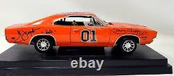 DUKES OF HAZZARD Cast Signed by 7 General Lee 118 Die Cast Model Car PSA/DNA