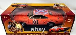 DUKES OF HAZZARD Cast Signed by 7 General Lee 118 Die Cast Model Car PSA/DNA