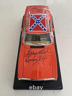 Dukes Of Hazzard Cast Signed by 7 General Lee 118 Die Cast Model Car, Awesome