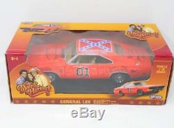 Dukes Of Hazzard Signed By 7 General Lee By 1 /18 Die Cast Model Car! The Hshow