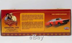 Dukes Of Hazzard Signed By 7 General Lee By 1 /18 Die Cast Model Car! The Hshow