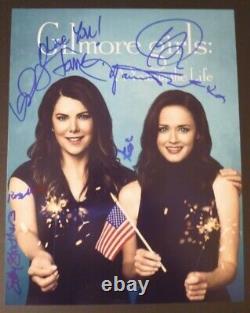 GILMORE GIRLSYear in the Life Cast (x7) Authentic Hand-Signed 11x14 Photo