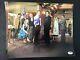 Matthew Perry And Cast Signed Studio 60 On The Sunset Strip 8x10 Photo Psa/dna