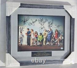 MODERN FAMILY 10 CAST SIGNED AUTOGRAPHS 11x14 FRAMED PHOTO COA WITH NAME PLACARD
