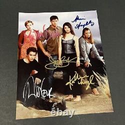 Roswell Cast Photo Autographed 8x10 with COA Appleby Behr Fehr Heigl Delfino