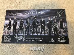 SDCC GOTHAM CAST SIGNED BY 11 POSTER Lot Comic Con 2015 WB & Wristband