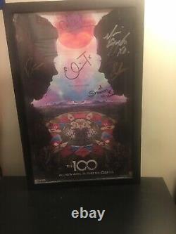The 100 Season 6 Cast Signed Framed Poster + Clarke Griffin Tapestry