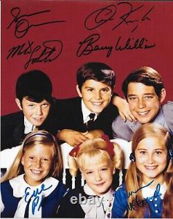 The Brady Bunch' 8x10 Cast Photo Signed Kids Autographed Group JSA COA