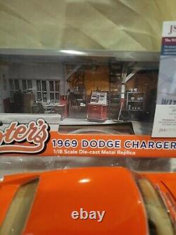 The General Lee Dukes of Hazzard 3x Cast signed Die-Cast 118 Cooters limit JSA