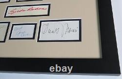 Affichage autographié de John Belushi de Saturday Night Live SNL signé par la distribution de 7 personnes, authentifié par JSA BAS.