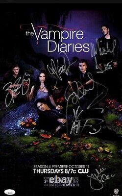 Affiche 11X17 dédicacée par le casting de Vampire Diaries 6 autos Wesley Dobrev JSA XX29825