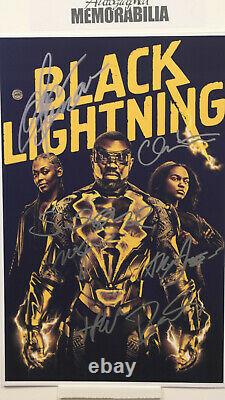 Affiche Signée Cast Black Lightning DC La Série Cw Tv 11x17 + Coa
