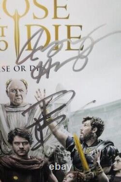 Affiche de 11x17 pouces avec autographe du casting de 'Ceux qui vont mourir' Iwan Rheon + COA