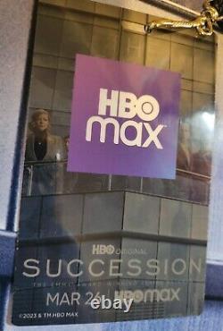 Affiche de film originale signée par le casting de la série SUCCESSION de HBO avec BRIAN COX, en format 27x40, avec certificat d'authenticité SNOOK.