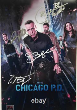 Affiche dédicacée de la série télévisée Chicago P. D. avec Jason Beghe 11x17 + COA