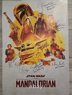 Affiche du Mandalorian signée par 8 acteurs, dont Carl Weathers et Katee Sackhoff, etc. 24x36