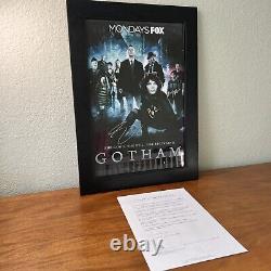 Affiche encadrée 11X17 signée par 8 acteurs de Gotham McKenzie Pinkett-Smith avec certificat d'authenticité et lettre d'authenticité