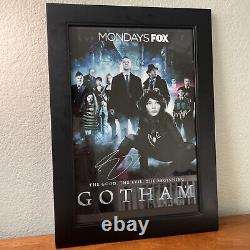 Affiche encadrée 11X17 signée par 8 acteurs de Gotham McKenzie Pinkett-Smith avec certificat d'authenticité et lettre d'authenticité