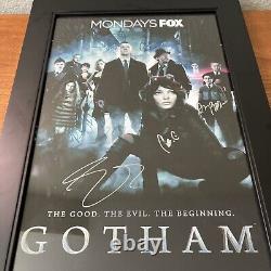 Affiche encadrée 11X17 signée par 8 acteurs de Gotham McKenzie Pinkett-Smith avec certificat d'authenticité et lettre d'authenticité