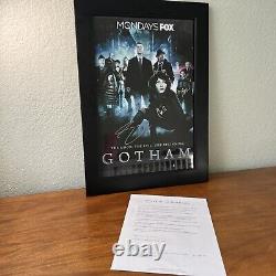 Affiche encadrée 11X17 signée par 8 acteurs de Gotham McKenzie Pinkett-Smith avec certificat d'authenticité et lettre d'authenticité