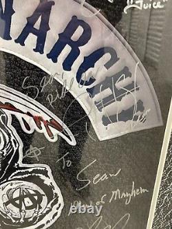 Affiche encadrée de Sons Of Anarchy signée par le casting, avec certificat d'authenticité Beckett, personnalisée pour Sean