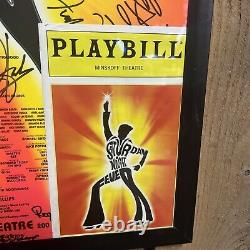 Affiche encadrée dédicacée de SATURDAY NIGHT FEVER à Broadway avec Playbill