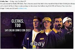 Affiche exclusive du film Clerks 3 signée par le casting en métal argenté au San Diego Comic-Con 2022, vue sur View Askew.