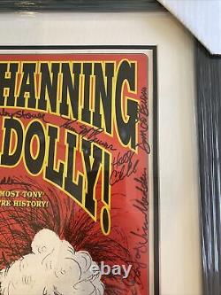 Affiche originale de Broadway HELLO DOLLY! - Carte de fenêtre SIGNÉE par Carol Channing et la distribution