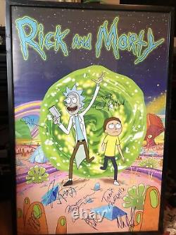 Affiche promotionnelle signée par la distribution de Rick et Morty, format 24 x 36.