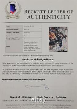 Affiche signée 14x20 de Pacific Rim 9x avec les signatures de Hunnam, Del Toro, Kikuchi et croquis BAS