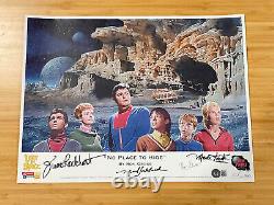 Affiche signée du casting de Lost In Space 12 x 16 lithographie par Ron Gross Chariot