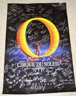 Affiche signée par la distribution du Cirque du Soleil O au Bellagio - 100 signatures - 36 x 24