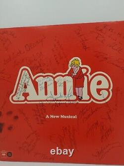 Annie, une nouvelle comédie musicale (La distribution originale) signée par la distribution