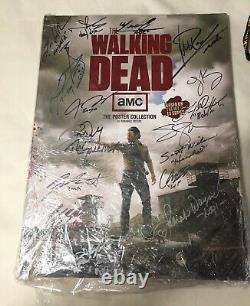 Autographe The Walking Dead Cast Poster Book 1st Season 16 Signatures Comic-con