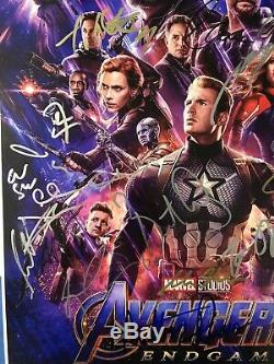 Avengers Endgame Cast Signé (x28) Photo Originale! 16x20 Beckett Certified