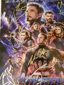 Avengers Endgame Ensemble (x17) Signée À La Main-chris Hemsworth 16x20 Photo