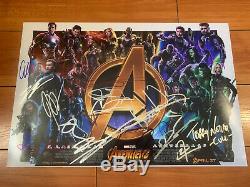 Avengers Infinity Guerre Affiche 12x18 Film Signée Par 18 Cast Avec Beckett Bas Coa
