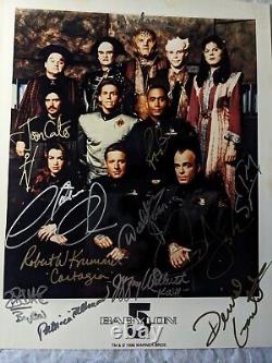 Babylon 5 Signé par 13 Membres du Casting Photo 8x10 (P22)