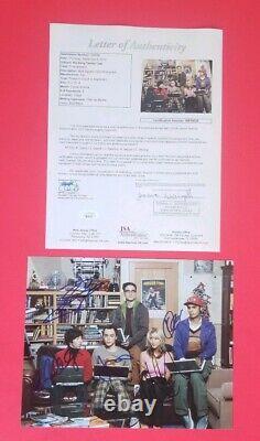 Big Bang Theory Complet Cast X5 Signé 8x10 Photo Avec Jsa Coa Kaley Cuoco +4