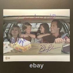 Chevy Chase Anthony Michael Hall +2 Cast Signé 11x14 Photo Beckett Vacances En Bas