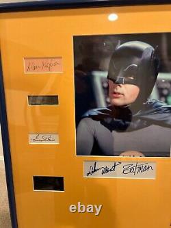 Collage encadré et maté de Batman 1966 autographe de 35' x 38' signé par 15 membres du casting