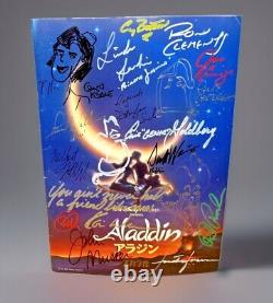 Communiqué de presse du film Aladdin de Disney avec la distribution signée par 17 autographes de Robin Williams