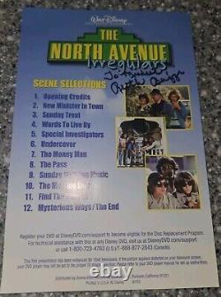 DVD signé par le casting de Disney North Avenue Irregulars Cloris Leachman Herrmann Jsa Loa
