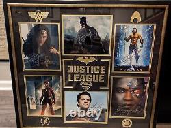 Distribution de la Justice League signée Gal Gadot Henry Cavill Ben Affleck Ray F Jason Momoa