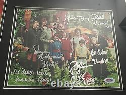 Gene Wilder Signé Willy Wonka Full Cast 8x10 Photo & Golden Ticket Encadré Psa