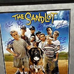 L'affiche encadrée autographiée 16x20 du casting du film The Sandlot signée par Beckett BAS