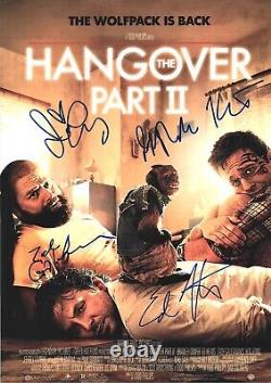 L'affiche signée par le casting de la partie 2 de The Hangover 12x18 avec lettre BAS Beckett
