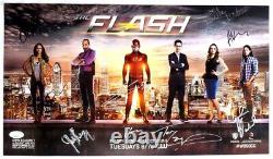 L'équipe de The Flash a signé l'affiche 10X18 Gustin Panabaker +7 JSSA XX76718