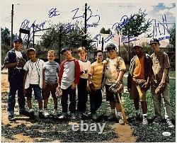 La distribution du film The Sandlot autographiée par 8 personnes, photo de 16x20 signée par JSA